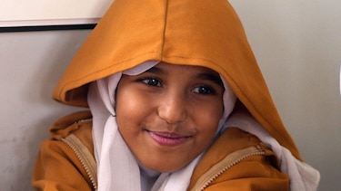 Los niños que desafían a francotiradores y morteros para ir a la escuela cerca del frente de guerra en Yemen
