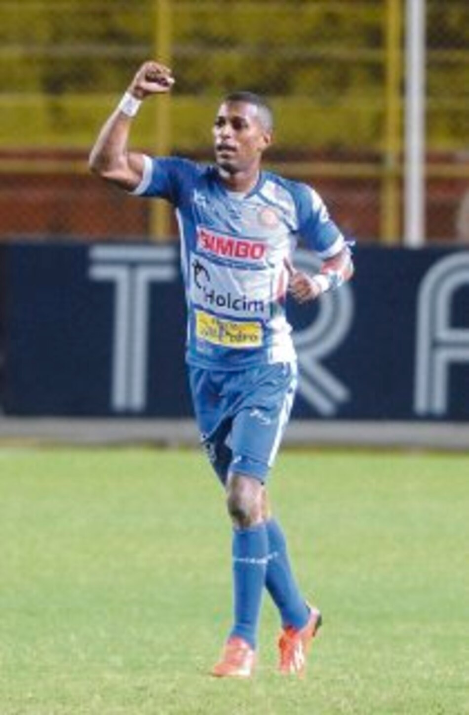 Nicolás Muñoz encabeza goleada del Metapán