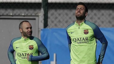 Iniesta y Busquets, en la lista contra el Atlético tras recibir el alta