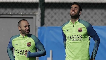 Iniesta y Busquets, en la lista contra el Atlético tras recibir el alta