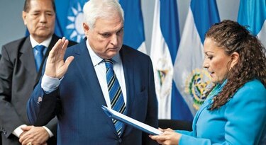 Expresidente Martinelli maniobra para dilatar proceso en la Corte