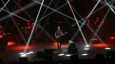 Sting recuerda a 43 estudiantes de Ayotzinapa desaparecidos