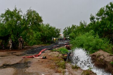 México adopta nuevo plan para salvar a 10 mineros atrapados tras inundación