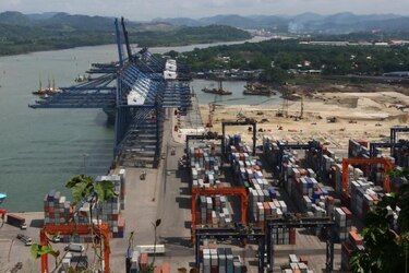 Empresas holandesas aspiran a desarrollar puerto en Canal de Panamá