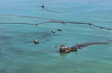 Agencia peruana demanda a seis empresas por derrame de crudo