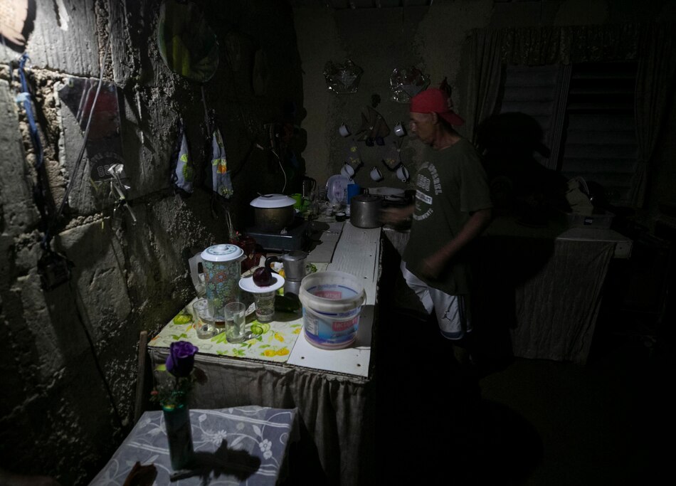 ¿Por qué los cubanos están a oscuras y con mucha hambre?