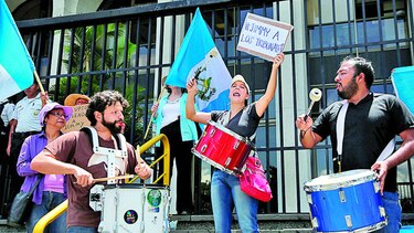 Avalan antejuicio contra presidente de Guatemala