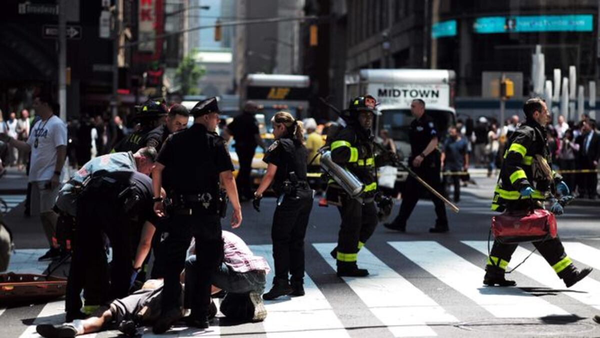 Un vehículo arrolla a peatones en Times Square; un muerto y 22 heridos