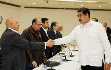 Oposición venezolana pide formalmente en la mesa de negociación elecciones para el primer trimestre de 2017