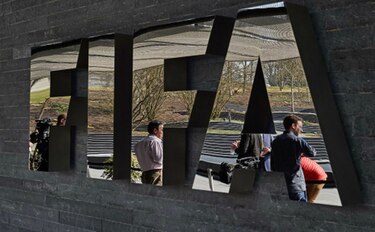 Principales patrocinadores de FIFA, en alerta por escándalo de corrupción