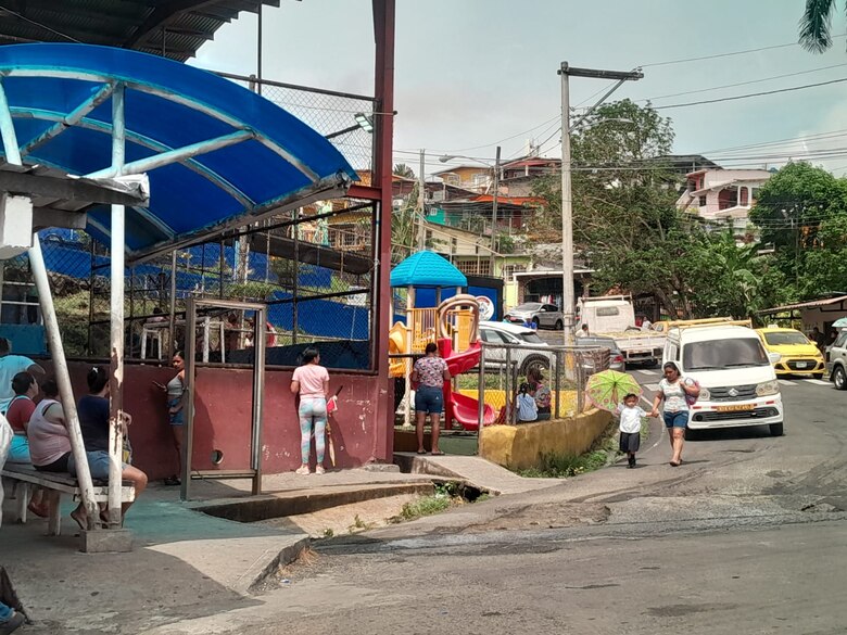 Padres de familia piden el regreso a las aulas, mientras los estudiantes exigen al Meduca y los gremios docente un diálogo