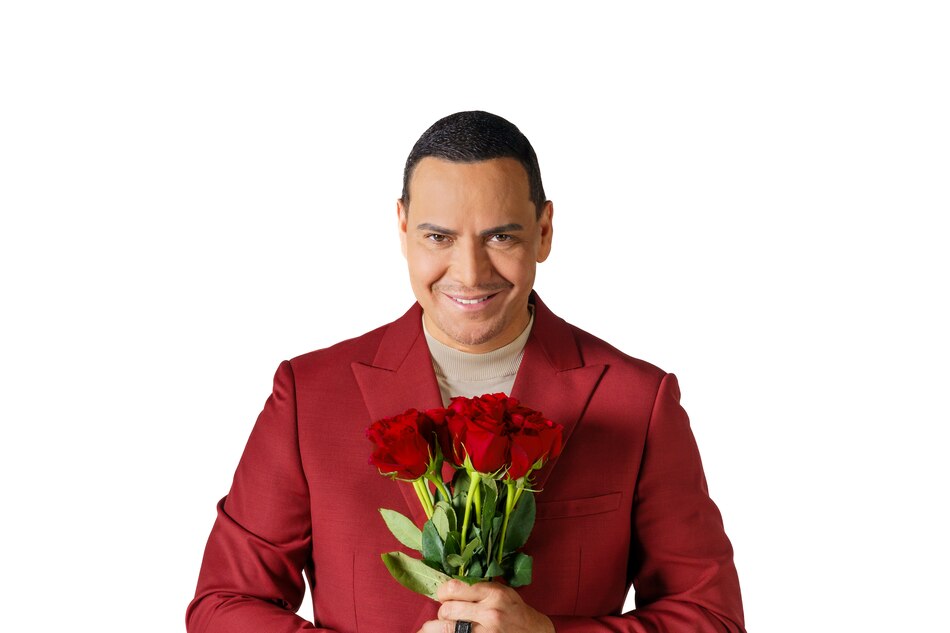 El puertorriqueño Víctor Manuelle presenta un nuevo disco inspirado en la salsa romántica