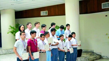 Jóvenes olímpicos de la matemática