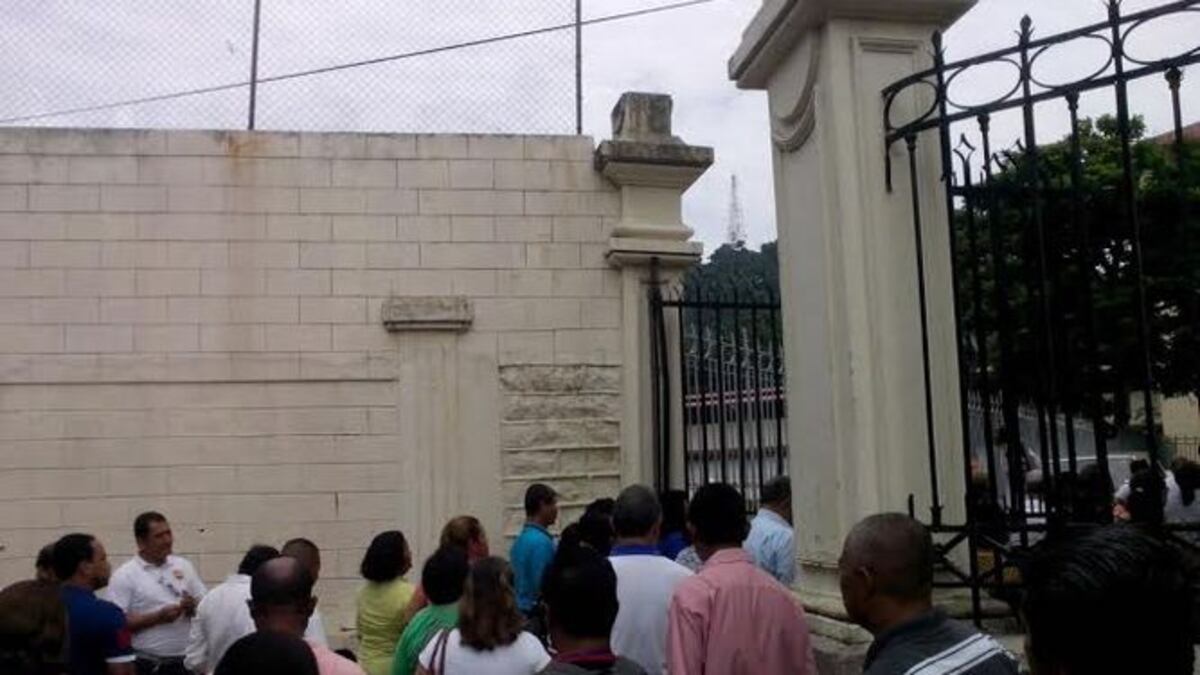 Docentes del Instituto Nacional no reanudarán clases hasta que se garantice más seguridad