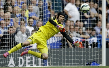 Arsenal ficha a Cech; incertidumbre para el colombiano Ospina