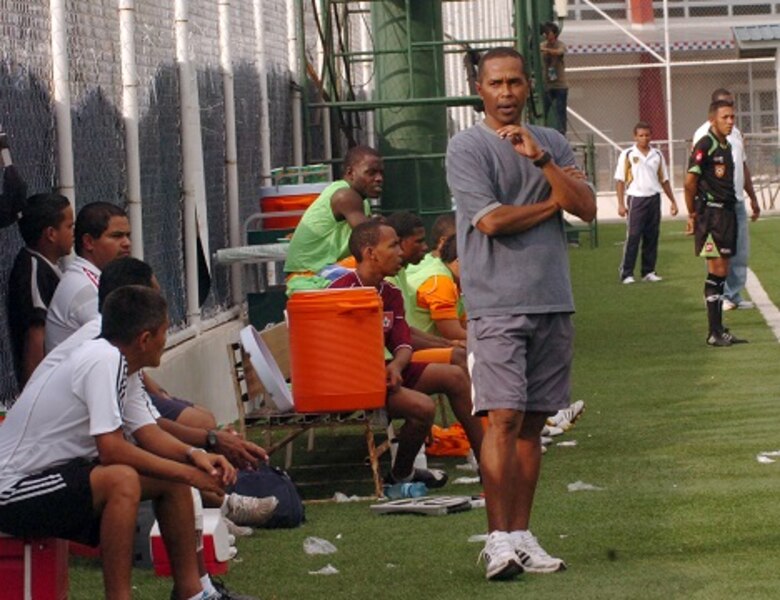 Mendieta vota por Julio Dely como técnico pero reitera el mal manejo de la federación