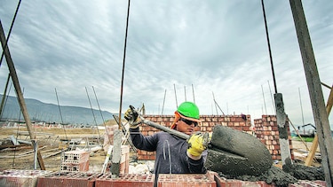 Construcción no logra repuntar