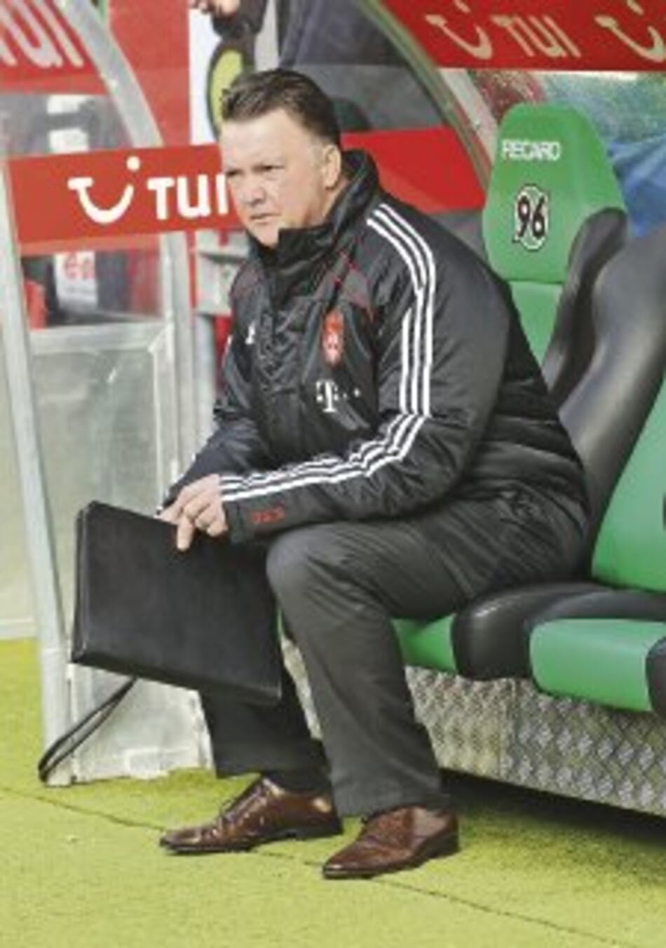 Bayern confirma la salida de van Gaal