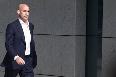 Luis Rubiales, expresidente de la Real Federación Española de Fútbol, queda en libertad tras declarar ante la Guardia Civil