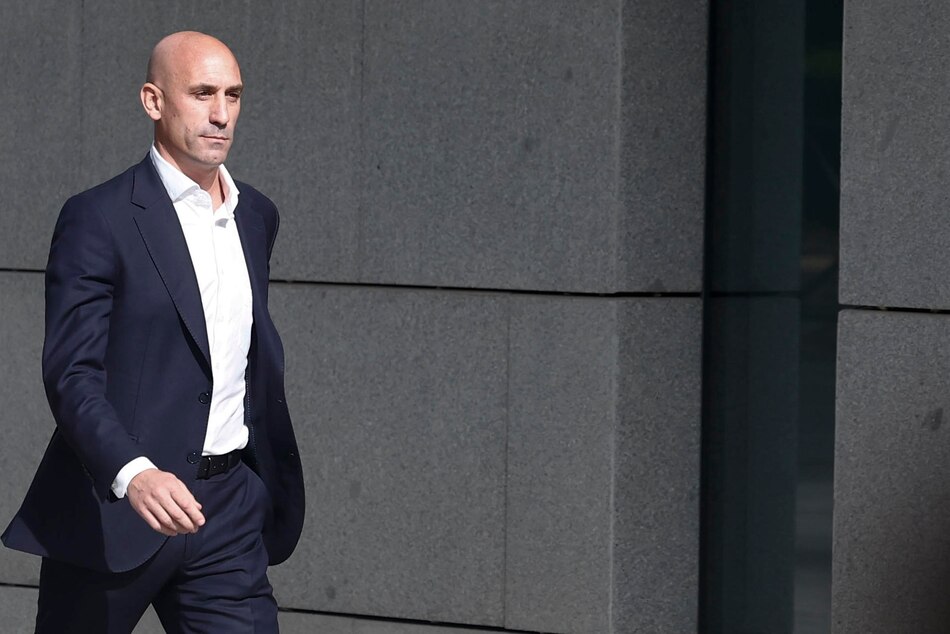 Luis Rubiales, expresidente de la Real Federación Española de Fútbol, queda en libertad tras declarar ante la Guardia Civil