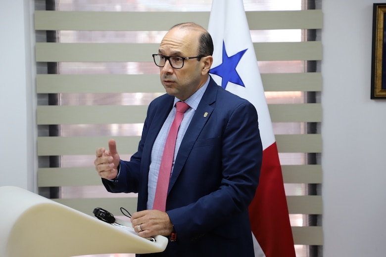 La Defensoría del Pueblo admite queja contra la Antai y ordena investigación a raíz de la multa por publicar foto de Robinson