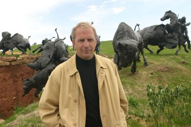 Tribunal escucha apelación a fallo que favoreció Kevin Costner