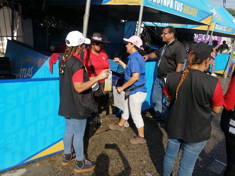 Decomisan cigarrillos y productos en descomposición en la cinta costera