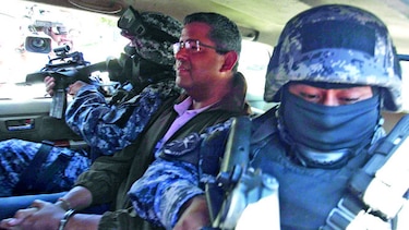 Corte restituye el arresto domiciliario de Flores