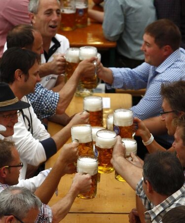 Multitudinaria asistencia al festival Oktoberfest