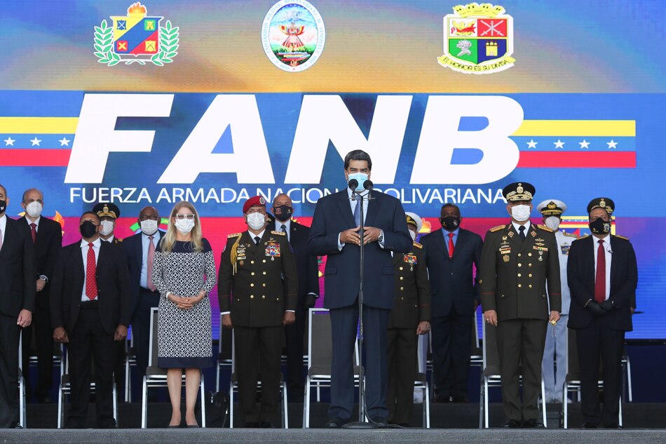 Maduro renueva altos mandos militares en Venezuela y ratifica al ministro de Defensa