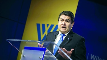 Presidente de Honduras recibía cocaína de Colombia y ‘se burlaba de la DEA’, según un excapo