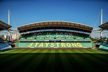 Sin celebraciones ni conversaciones: así vuelve el fútbol en Corea del Sur