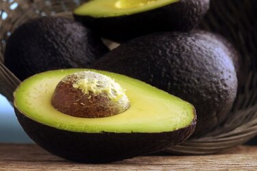Estados Unidos autoriza entrada de aguacates desde México
