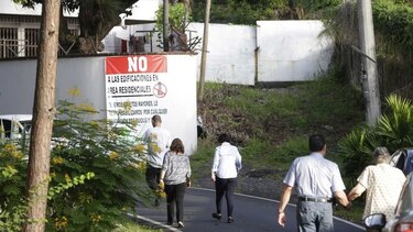 Suspenden obra en Los Bambús