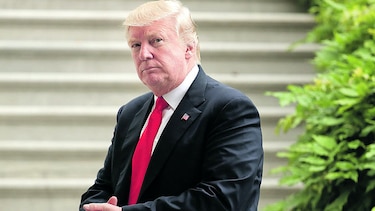 La revista Time pide a los clubes de Trump que retiren una falsa portada que glorifica al presidente