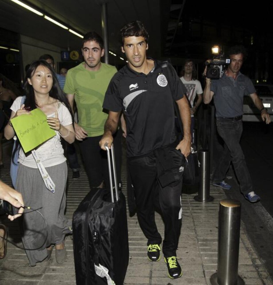 El Bernabéu rinde homenaje a una leyenda: Raúl González