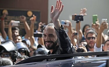 Exalcalde Nayib Bukele a la cabeza en conteo de votos en El Salvador