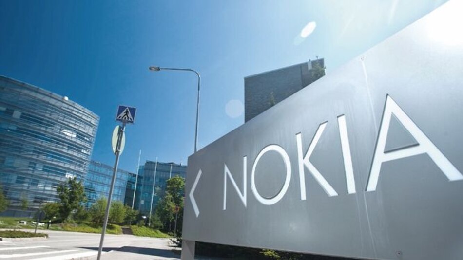 Nokia se monta en la ola retro y vende millones de teléfonos