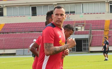 Confirmado, Blas Pérez jugará con el Árabe Unido