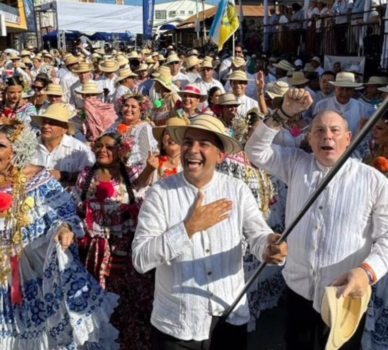 Los candidatos que estuvieron en el desfile de Las Mil Polleras