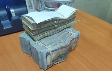 Retienen todo su dinero por no declarar $100 mil en aeropuerto de Panamá