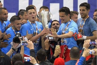 Jaime Penedo levanta la Copa de Liga en Rumania