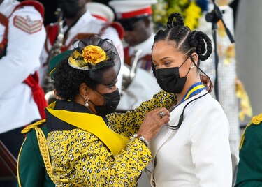 Rihanna fue nombrada héroe nacional por la nueva república de Barbados