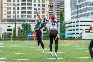 Owls, Kolts, Lions y Raiders mantienen paso firme en Kiwanis Football League