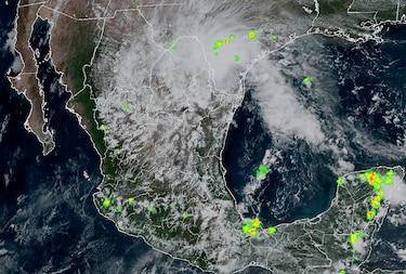 La tormenta ‘Harold’ toca tierra en Texas y amenaza el norte de México