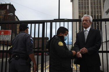 Juez guatemalteco envía a juicio al reconocido periodista José Rubén Zamora