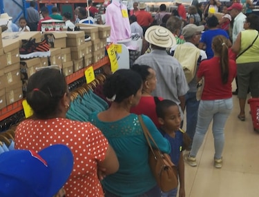 Largas filas para cobro de pensiones