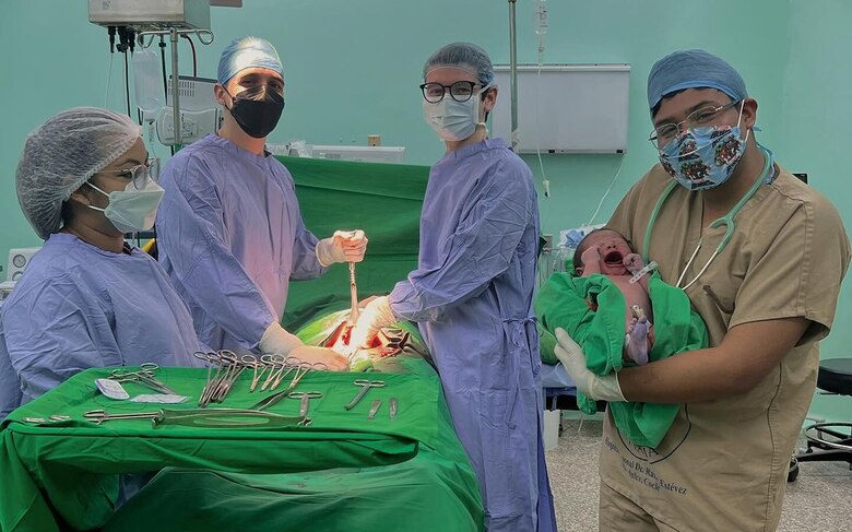 Un médico en acción: el panameño Rubén Escobar, el héroe de la autopista italiana