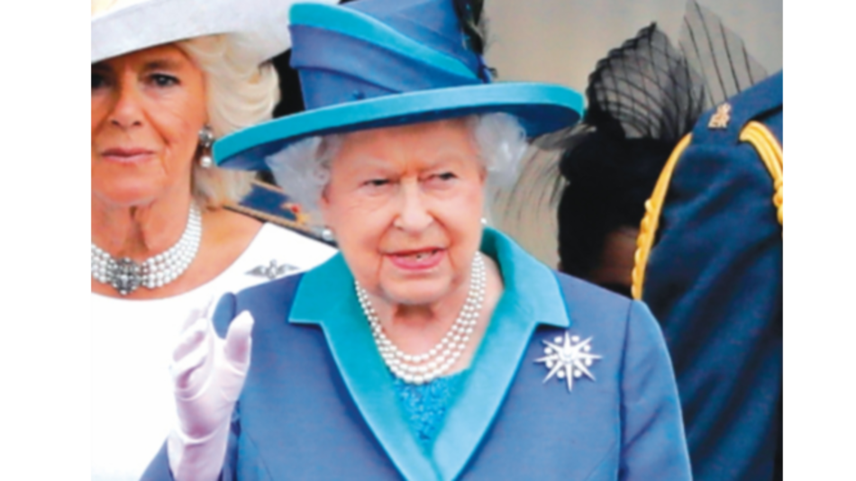 La reina Isabel II convoca una reunión familiar tras la crisis