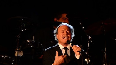 Cantante Julio Iglesias se presentará el 6 abril en Argentina